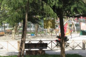 İstanbul'da &ccedil;ocuk parkında ş&uuml;pheli &ccedil;anta alarmı