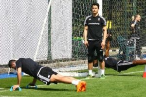 Beşiktaş'ta g&uuml;n&uuml;n ilk &ccedil;alışması yapıldı