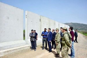 İslahiye'de sınıra duvar &ouml;d&uuml;l&uuml;yor