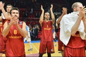Finalin şifresi: Abdi İpek&ccedil;i!