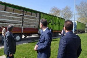 Bursa İneg&ouml;l'den Sur'a 100 koltuk takımı