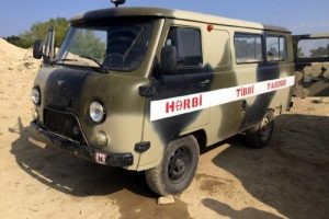Ermenistan, cephe hattında yaralı taşıyan ambulansı vurdu