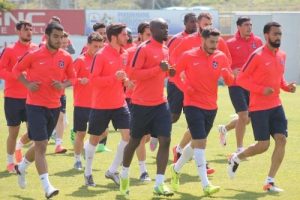 Trabzonspor, Başakşehir ile yapacağı ma&ccedil;ın hazırlıklarını s&uuml;rd&uuml;rd&uuml;