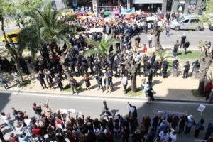 AK Partili ve CHP'li kadınlardan karşılıklı protesto