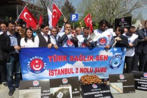 Sağlık &ccedil;alışanlarından simit ve ayran ile protesto