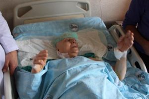 Suriyeli 79 yaşındaki kadının karnındaki 12 kiloluk kist alındı