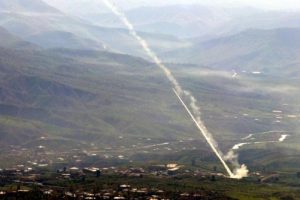 Şemdinli'den PKK sığınaklarına top atışı