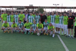 Eski milli futbolcular, Şanlıurfaspor'un emektar futbolcularıyla ma&ccedil; yaptı