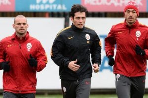 Sneijder, 13 Nisan'daki Fenerbah&ccedil;e derbisine yetişmeye kararlı