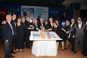 Asamble sonrası renkli Gala yemeği...