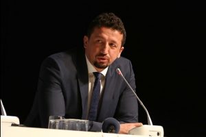 Hidayet T&uuml;rkoğlu: "Bir terbiyesizin şahsıma yaptığı..."