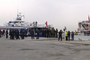 Yunanistan ikinci sığınmacı grubunu da g&ouml;nderdi