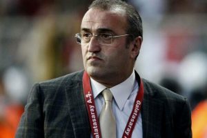 Dursun &Ouml;zbek, "se&ccedil;ime git" baskılarına kayıtsız kalamadı