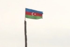 O tepeye 24 yıl sonra Azerbaycan bayrağı dikildi