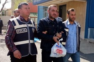 3 kişinin katili cezaevine alkışlarla uğurlandı