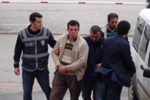 Camlara taş atan &ccedil;ocuğu vurdu, 40 yıl hapsi isteniyor