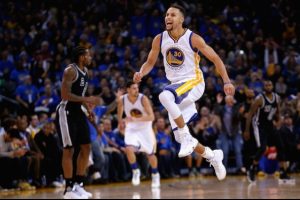 Warriors 70'i vurdu!