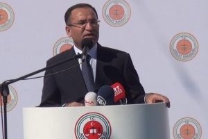 Bozdağ: Artık Kılı&ccedil;daroğlu adına ben utanıyorum