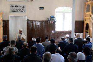 Operasyonlara katılan polisler şehit arkadaşları i&ccedil;in dua etti