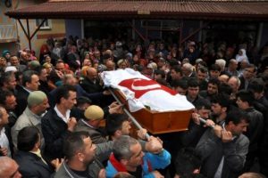 G&ouml;&ccedil;&uuml;k altında kalan iş&ccedil;i toprağa verildi