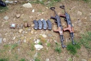 Topraktan el bombası ve kalaşnikof &ccedil;ıktı