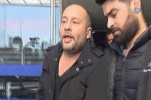 İzzet &Ccedil;apa'ya şiddetten uzaklaştırma