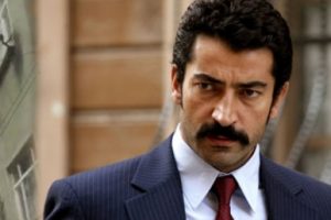 Beyoğlu'ndaki &ccedil;&ouml;ken bina Kenan İmirzalıoğlu'nun &ccedil;ıktı