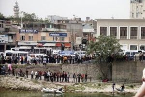 Suya atlayan kız 45 dakika sonra kurtarıldı