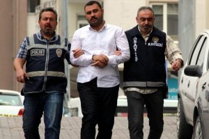 Vatandaşları 'memur yapma' vaadiyle dolandırdı