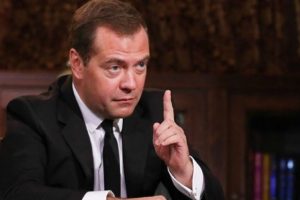Medvedev: Karabağ krizinde T&uuml;rkiye fakt&ouml;r&uuml; olabilir