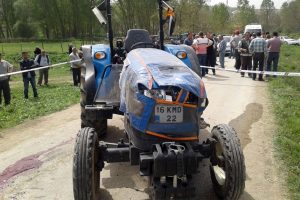Bursa'da trakt&ouml;r devrildi: 1 &ouml;l&uuml;