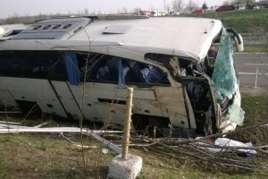 Başkent'te feci kaza: 1 &ouml;l&uuml;, 15 yaralı