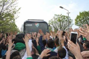 Bursaspor'a coşkulu uğurlama