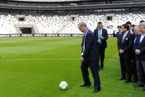 Vodafone Arena'da ilk santra protokolden