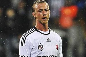 Vodafone Arena'nın a&ccedil;ılışına katılamayan Guti, &ouml;z&uuml;r diledi