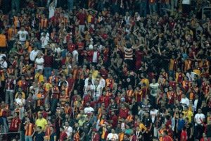 Galatasaray taraftarı derbi sonrası b&uuml;y&uuml;k bir protestoya hazırlanıyor