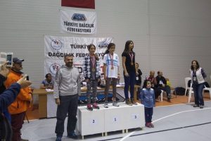 Tırmanış yarışına Bursalı sporcular damga vurdu