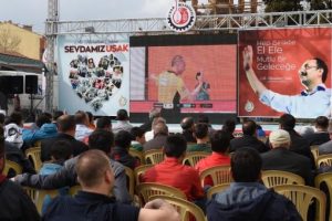 Muratbey Uşak Sportif taraftarı dışarıdan destek oldu