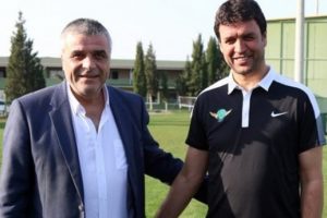 Cihat Arslan yeni s&ouml;zleşme imzaldı