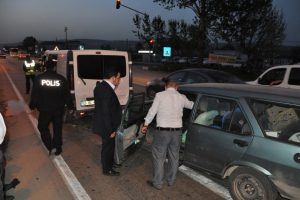 Bursa İneg&ouml;l &ccedil;arpışan araba pistine d&ouml;nd&uuml;!