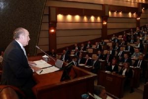 Topbaş: Siyasi m&uuml;lahazalarla hizmet etme l&uuml;ks&uuml;m&uuml;z yok
