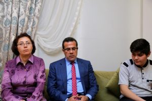 &Ouml;zgecan'ın babası: Ne sevindim, ne &uuml;z&uuml;ld&uuml;m