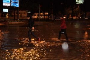 Adıyaman'da sağanak yağmur hayatı olumsuz etkiledi