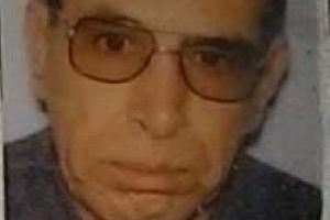 Evinin balkonunda iple kendini astı