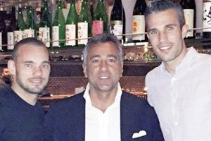 Dev derbi &ouml;ncesi Sneijder ve van Persie bir arada