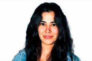 Asena bekarlığın tadını &ccedil;ıkarıyor...