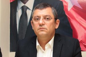 CHP'li &Ouml;zel'den Cumhurbaşkanı'na stat a&ccedil;ılışı eleştirisi