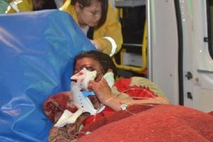 Yol kenarında yaralı olarak bulunan kadın, stajyer &ouml;ğretmen &ccedil;ıktı