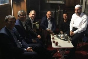 MHP y&ouml;netimi Hala&ccedil;oğlu ve &Ouml;zdağ'dan bu fotoğrafın savunmasını istedi