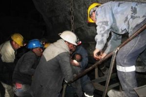 A&ccedil;lık grevindeki 34 iş&ccedil;i fenalaştı